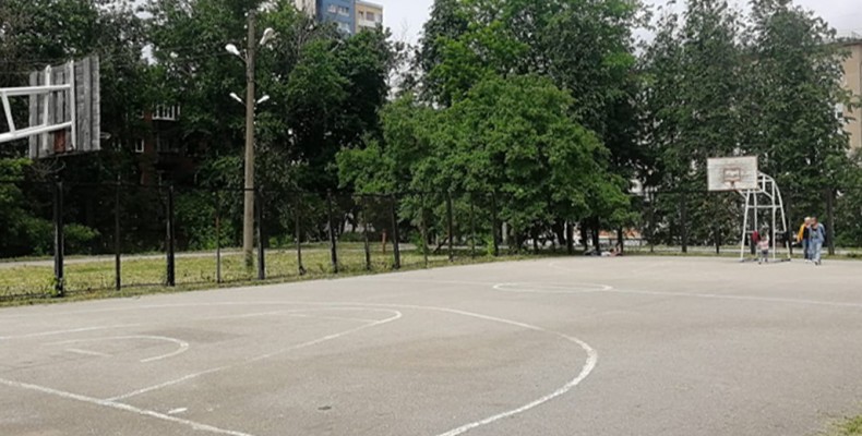 Модернизация баскетбольного корта на площади Лядова